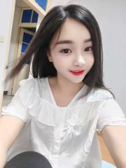 白皙甜美女友